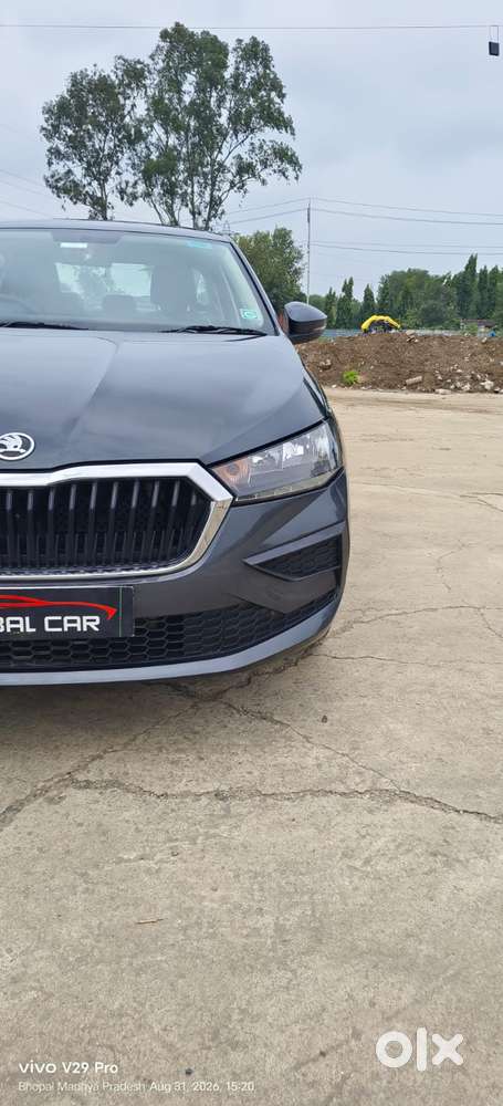 Skoda Slavia, 2023, Petrol