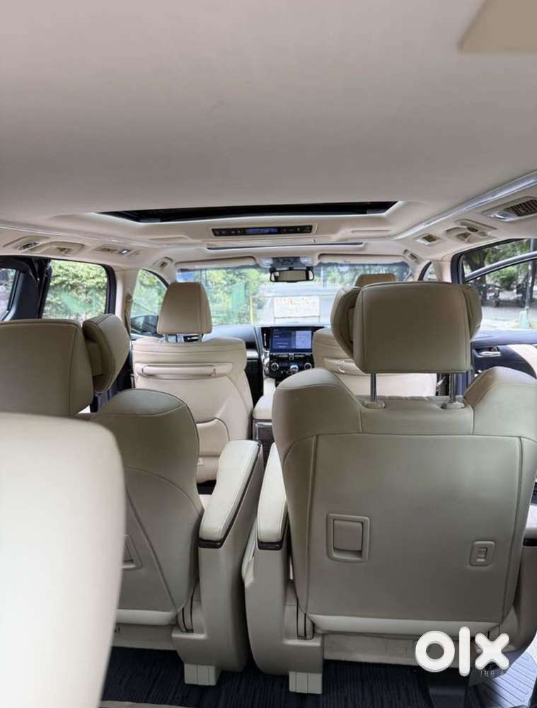 Toyota Vellfire Vip – Executive Lounge, 2023, Petrol