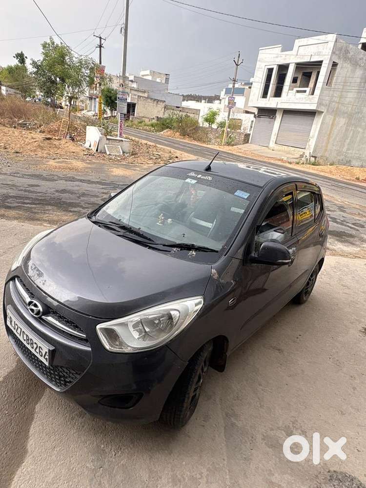 Hyundai I10 2011 Cng & Petrol Well Maintained