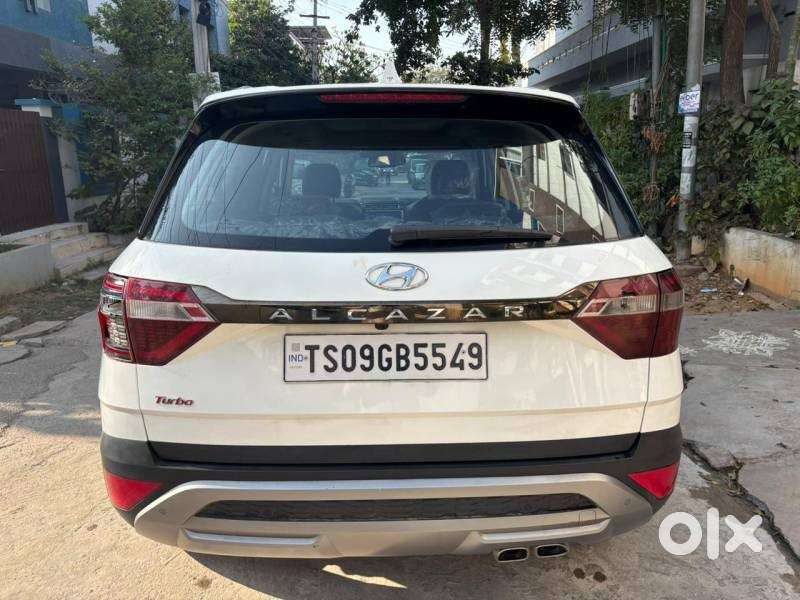 Hyundai Alcazar Platinum 7 Str 1.5 Turbo Petrol Adventure, 2023, Pet..