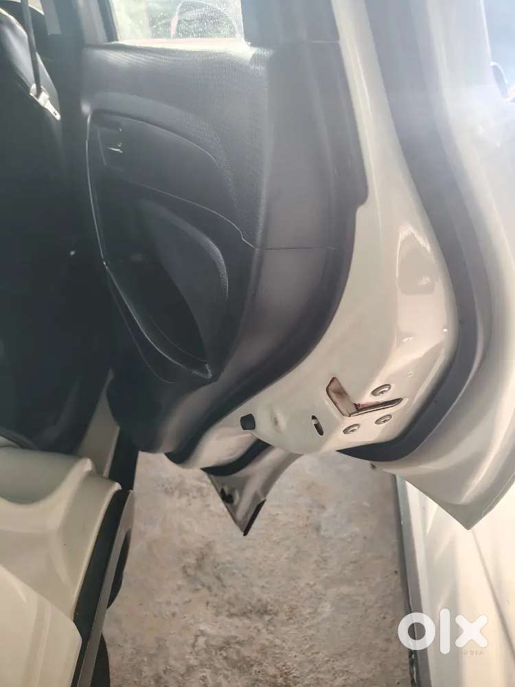 Brezza Lxi Optional 2022 Model 1st Owner 40000km Company Record 2air
