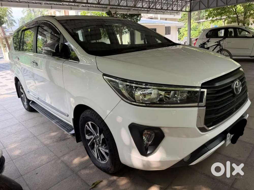 Toyota Innova Crysta 2022 Diesel 30000 Km Driven
