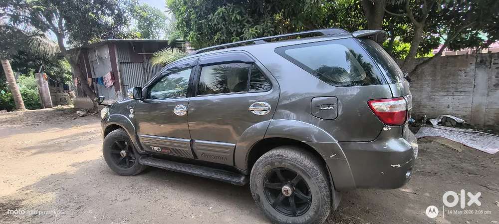 Toyota Fortuner 2010 Diesel Well Maintained & Ready To Drive