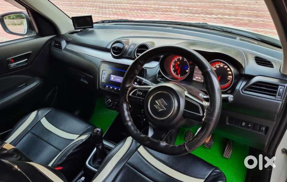 Maruti Suzuki Swift Vxi + Manual, 2022, Petrol