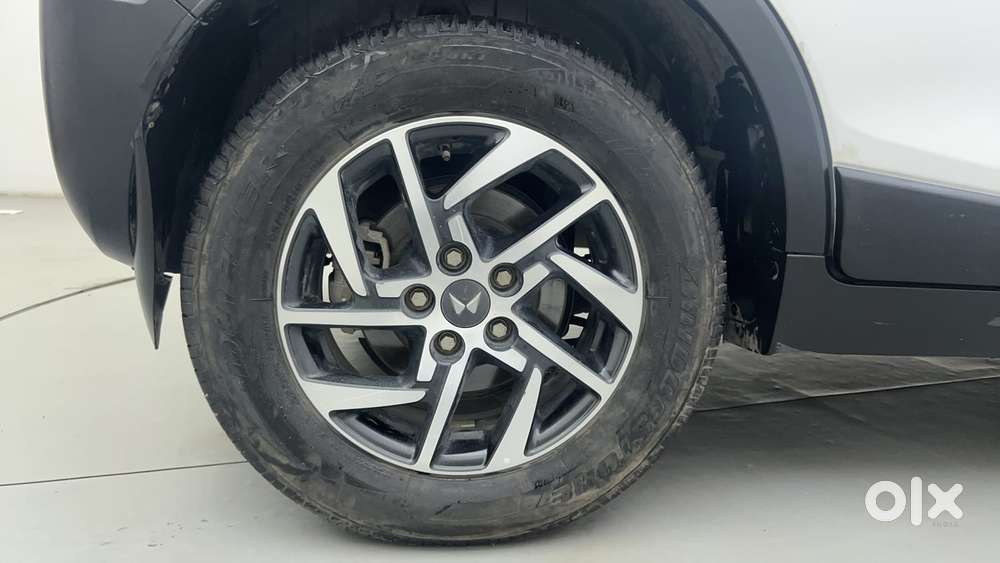 Mahindra Xuv300 W8 (o) 1.5 Diesel Amt, 2023, Diesel