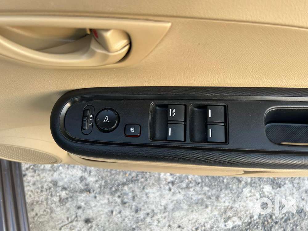 Honda Mobilio 1.5 S I-vtec Mt, 2015, Petrol