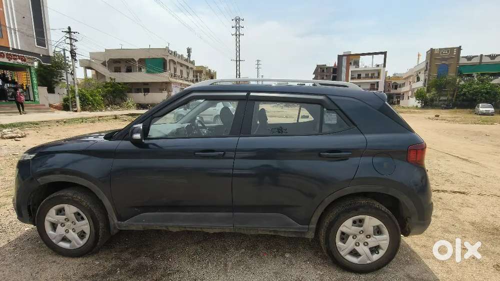 Hyundai Venue 2021 Petrol Good Condition