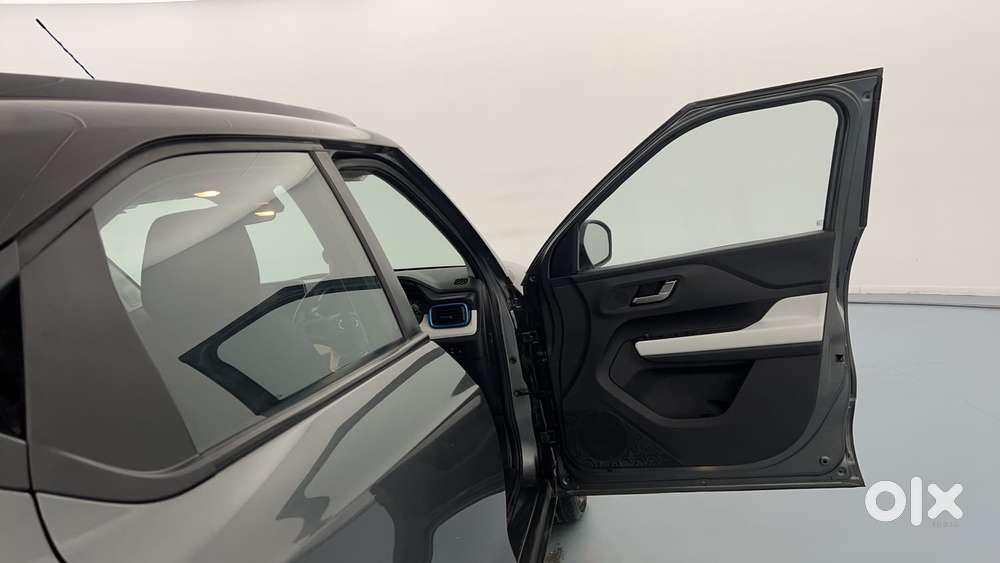 Tata Punch 1.2 Revotron Creative Dual Tone, 2023, Petrol