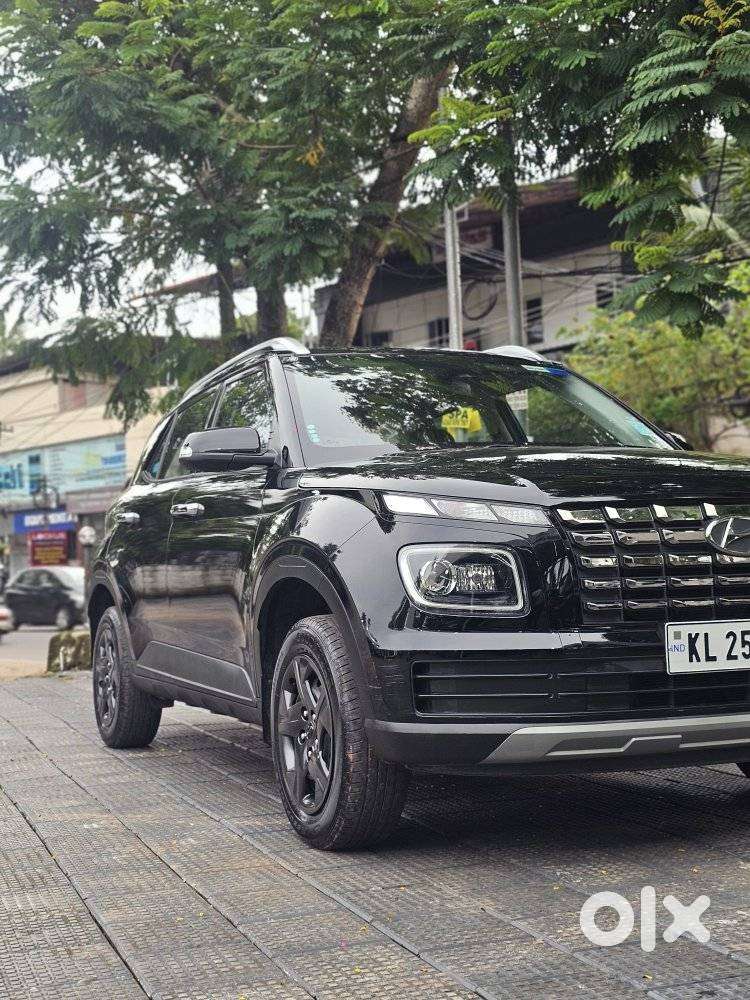 Hyundai Venue 1.2 S (o), 2024, Petrol