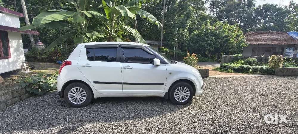 Maruti Suzuki Swift 2011 Petrol 155000 Km Driven