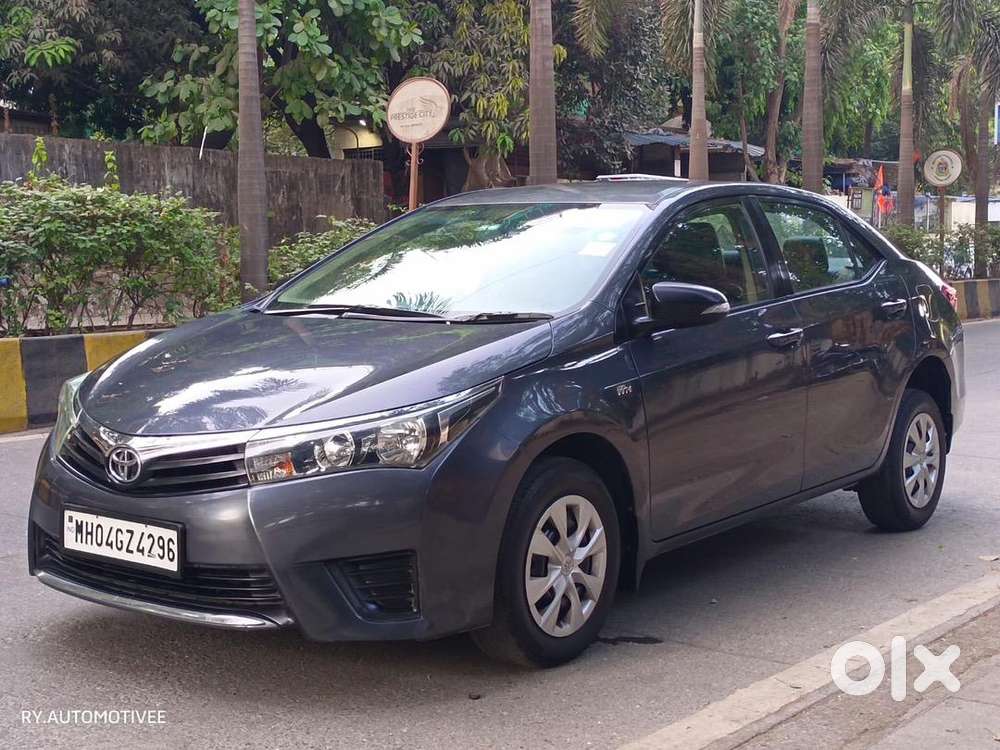 Toyota Corolla Altis 2015 Petrol Well Maintained