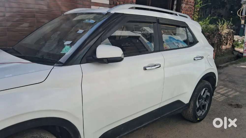 Hyundai Venue Turbo 2019, With Sunroof
