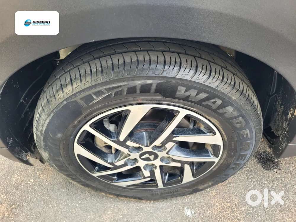 Mahindra Xuv 3xo Ax5 Pm Mt, 2024, Petrol