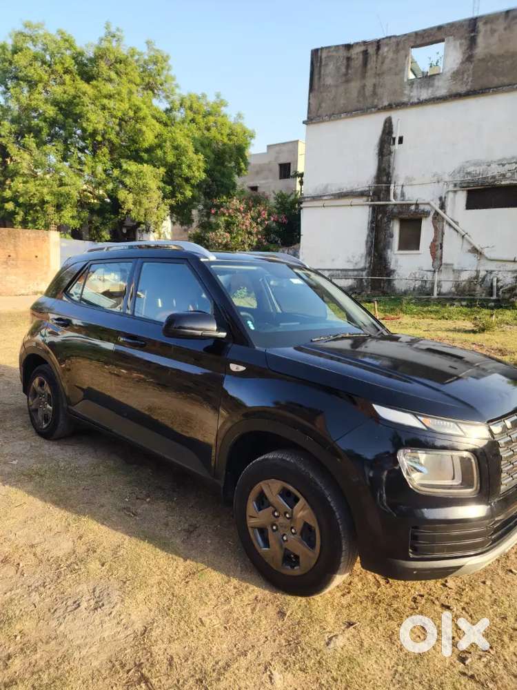 Hyundai Venue 2023 1st Owner