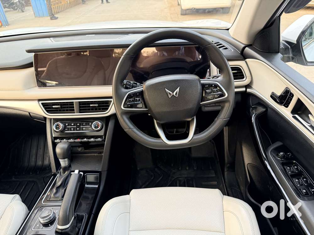 Mahindra Xuv700 2.2 Ax 7 Diesel At Str, 2023, Diesel