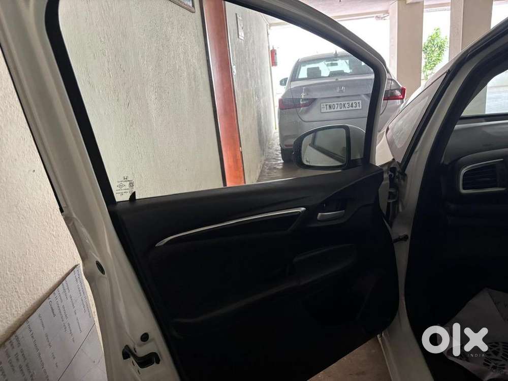 Honda Jazz 2017 Petrol 27700 Km Driven