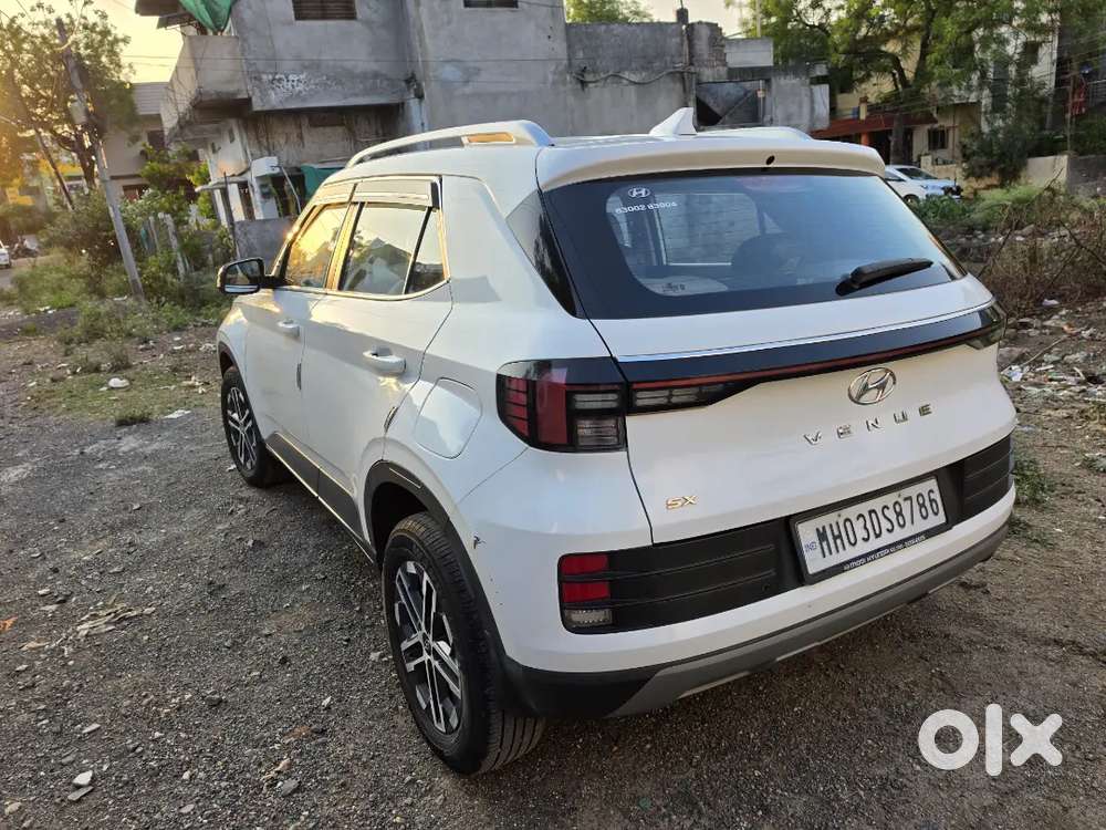 Hyundai Venue Diesel 06 December 2022 ,new Battery And Tyres