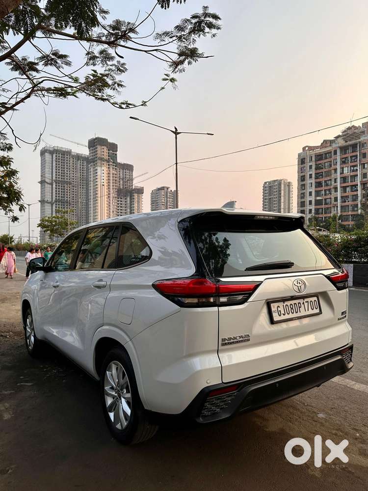 Toyota Innova Hycross 2.0 Vx Hybrid 8 Str, 2025, Cng & Hybrids