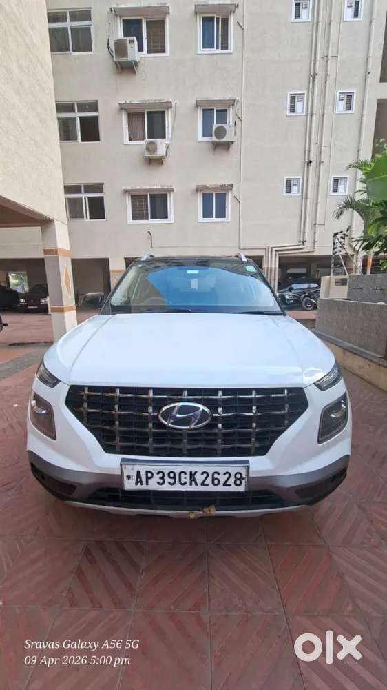 Hyundai Venue Diesel Sx(o) Duel Top End Model