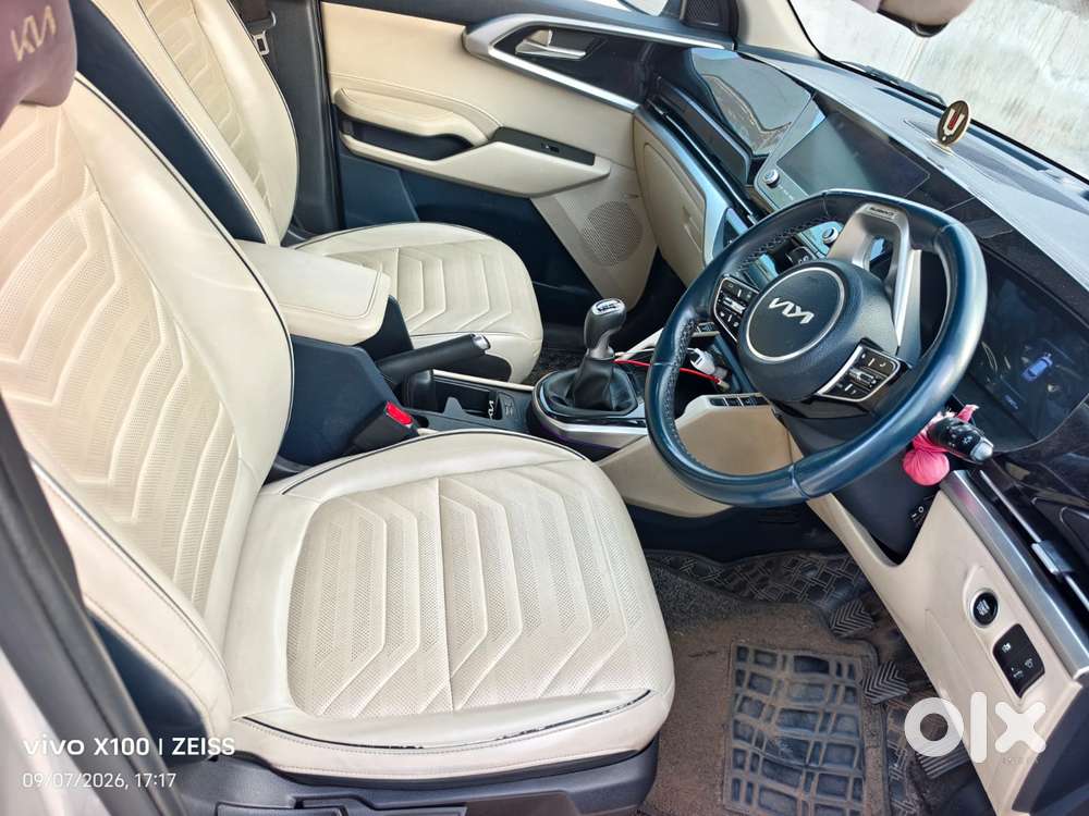Kia Carens 1.5 Luxury Plus Diesel 6 Str, 2022, Diesel