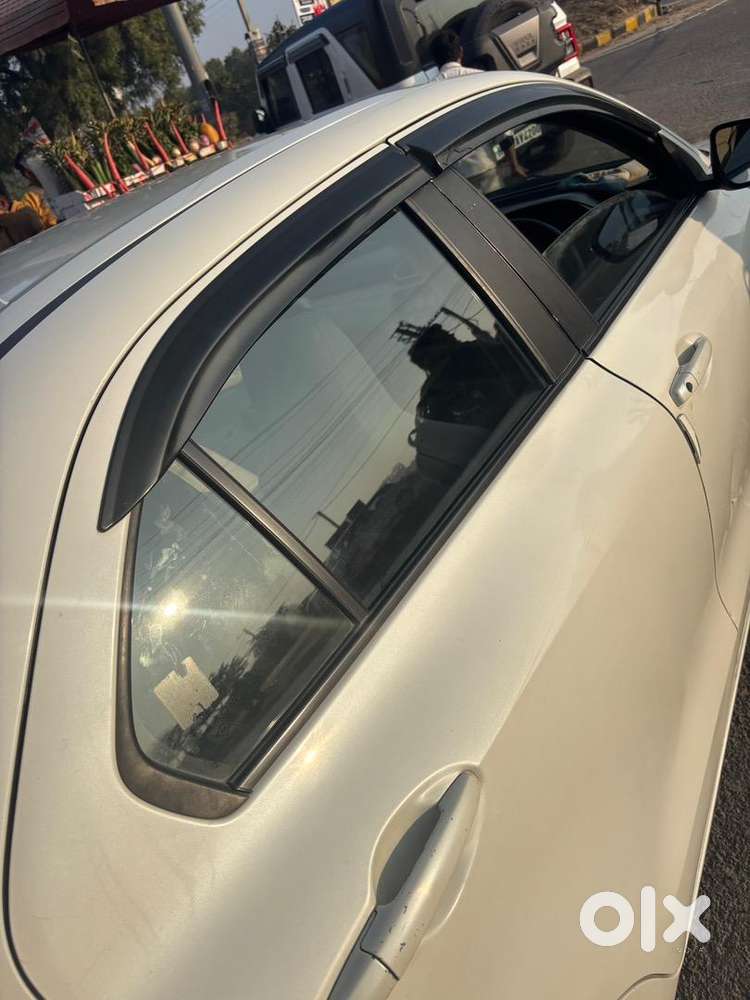 1st Owner Cng Maruti   Dzire  June 2017 With Service Record Km