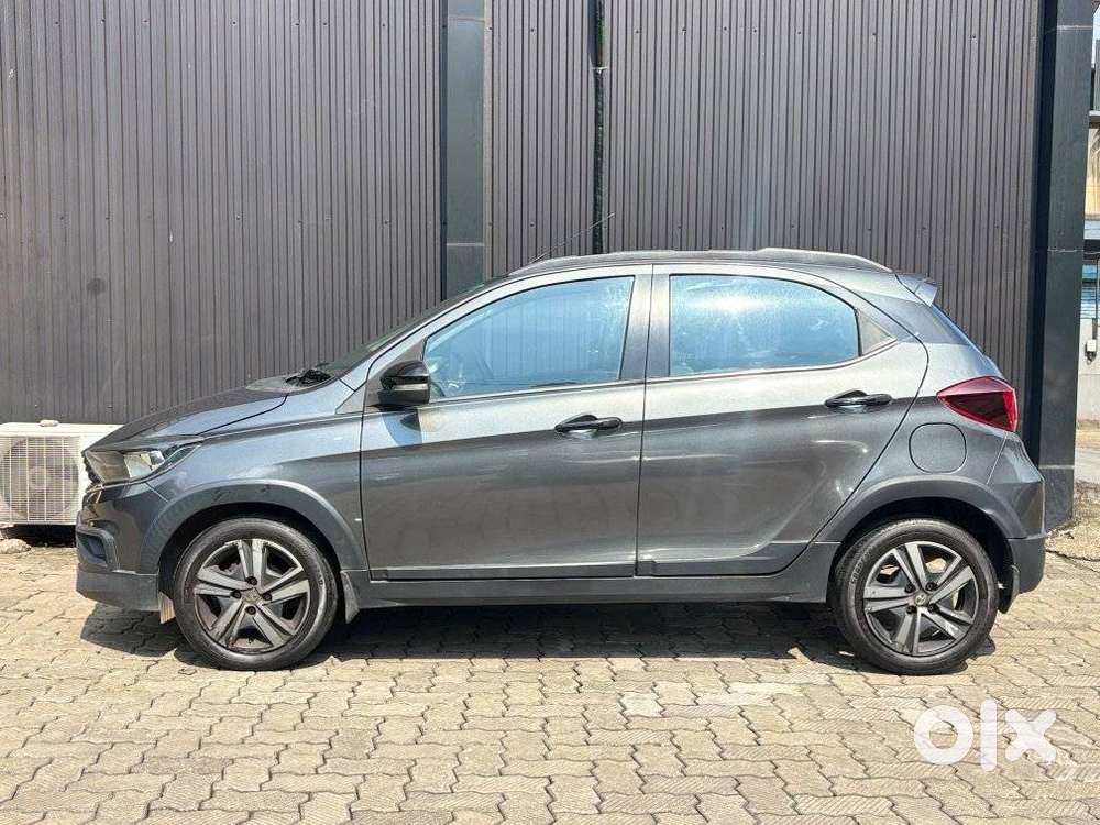 Tata Tiago 1.2 Revotron Xza, 2022, Petrol