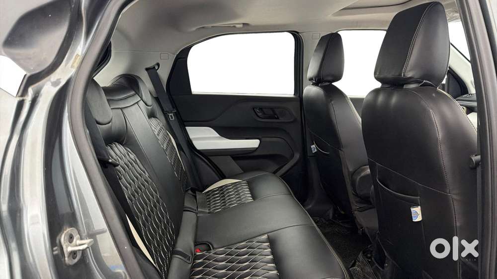 Tata Punch Accomplished Dazzle Amt Sunroof, 2023, Petrol
