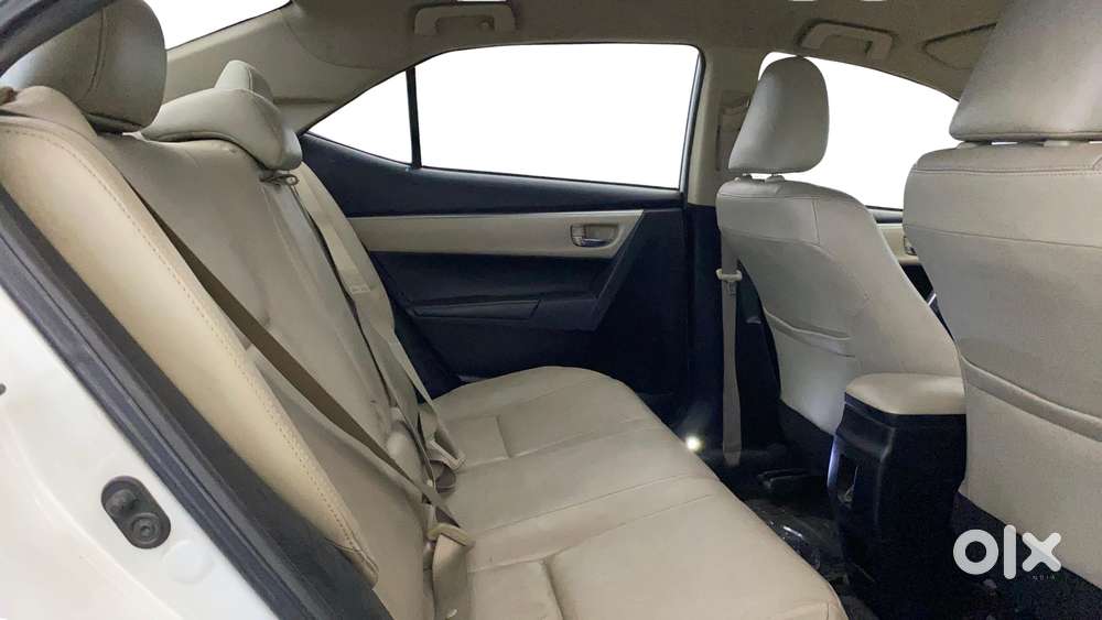 Toyota Corolla Altis Vl At, 2015, Petrol