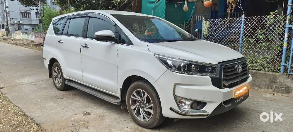 Toyota Innova Crysta 2014 Diesel Well Maintained