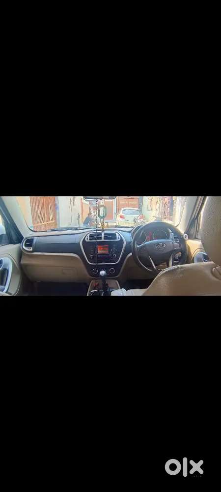 Mahindra Tuv 300 T8