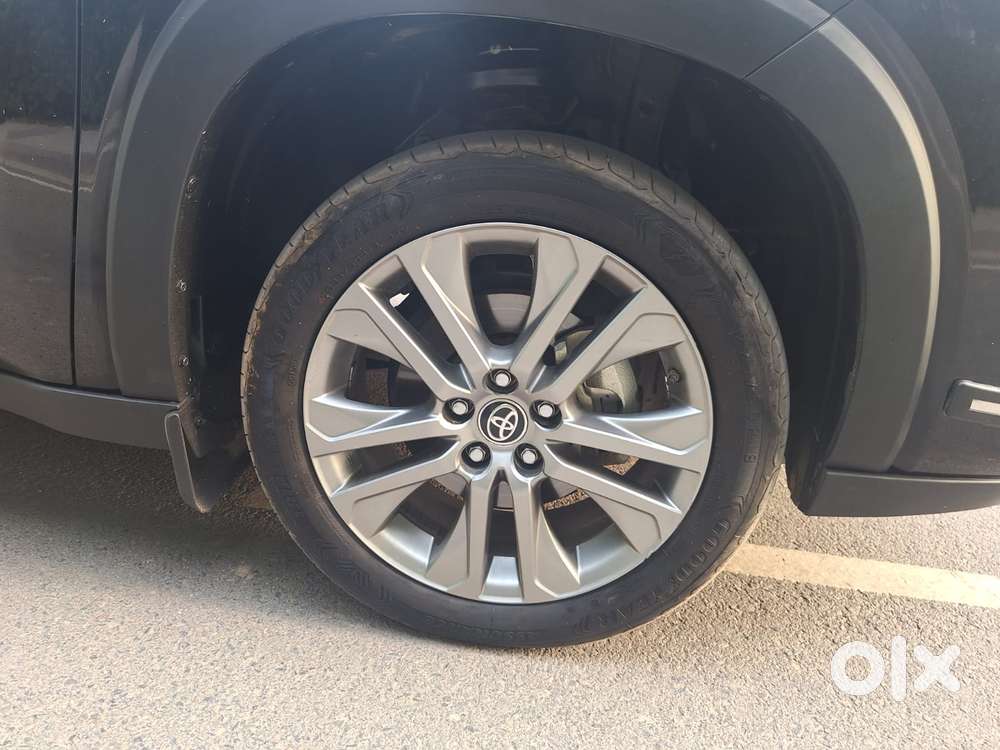 Toyota Innova Hycross 2.0 Zx (o) Hybrid 7 Str, 2024, Cng & Hybrids