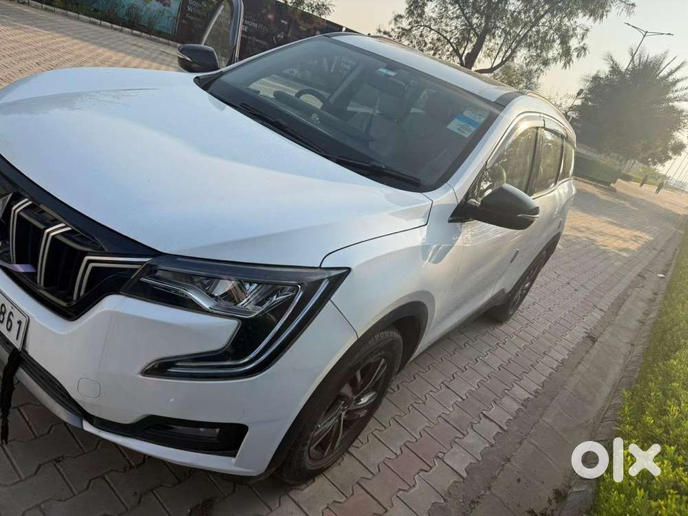 Mahindra Xuv700 2023 Diesel Well Maintained