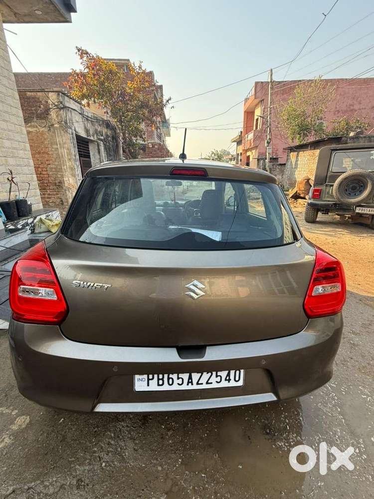 Maruti Suzuki Swift 2022 Petrol 75000 Km Driven