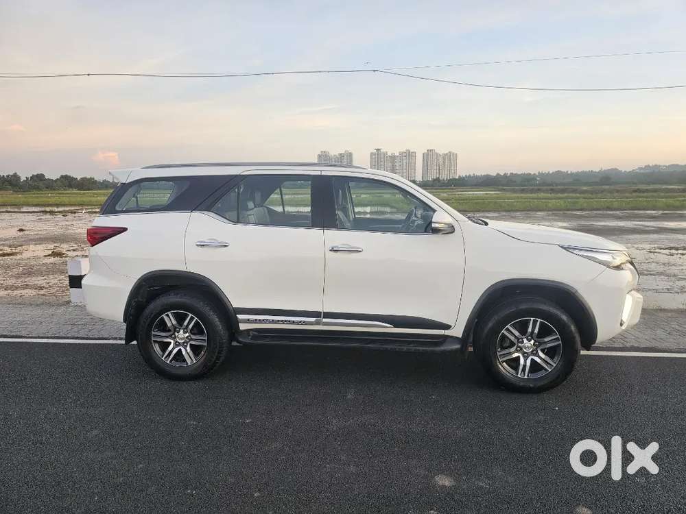Toyota Fortuner 4x2 Automatic | 2nd Owner | Genuine 98,000 Km |
