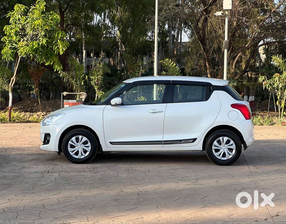 Maruti Suzuki Swift Vxi + Manual, 2023, Petrol