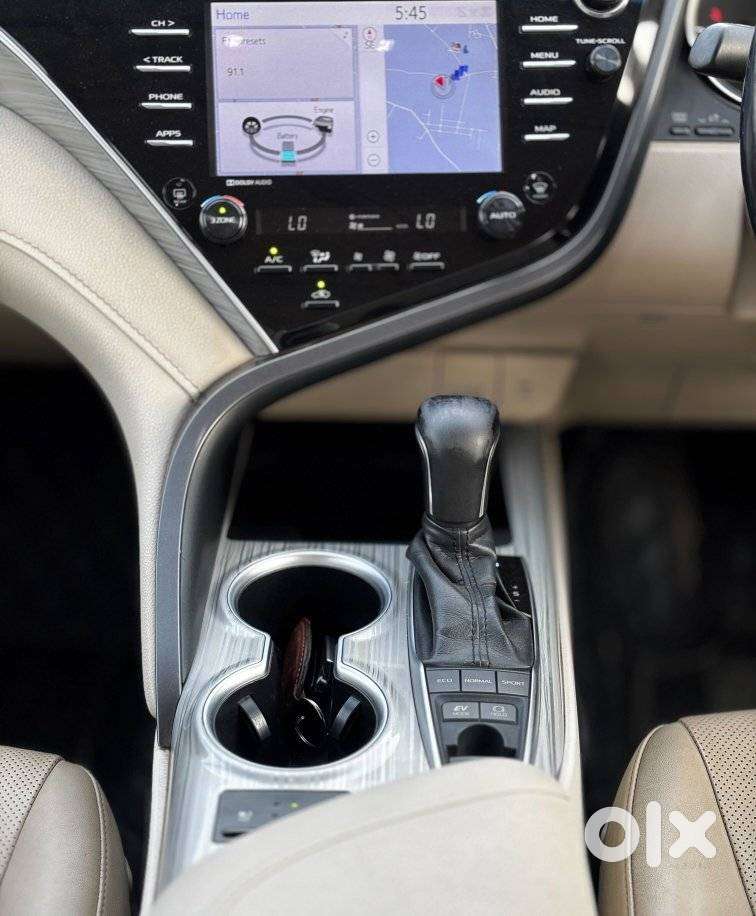 Toyota Camry Hybrid, 2019, Petrol