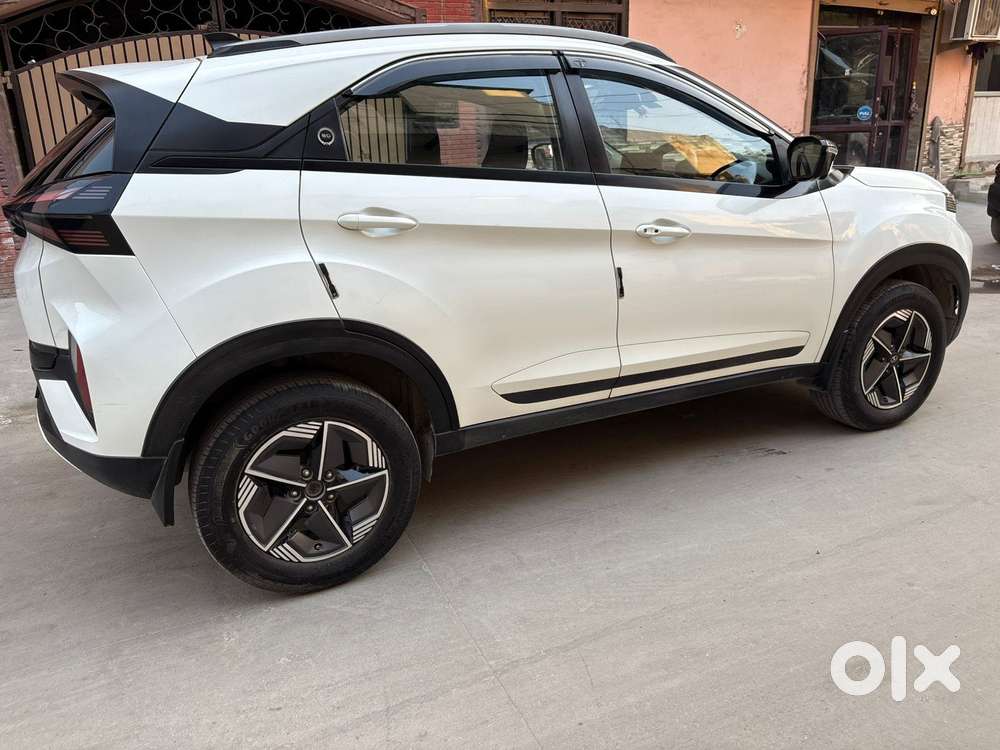 Tata Nexon Creative Plus S 1.2 Revotron Petrol 6 Amt Dt, 2024, Petro..
