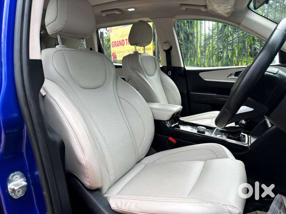 Mahindra Xuv700 2.2 Ax 7 Diesel At Str Awd, 2022, Diesel