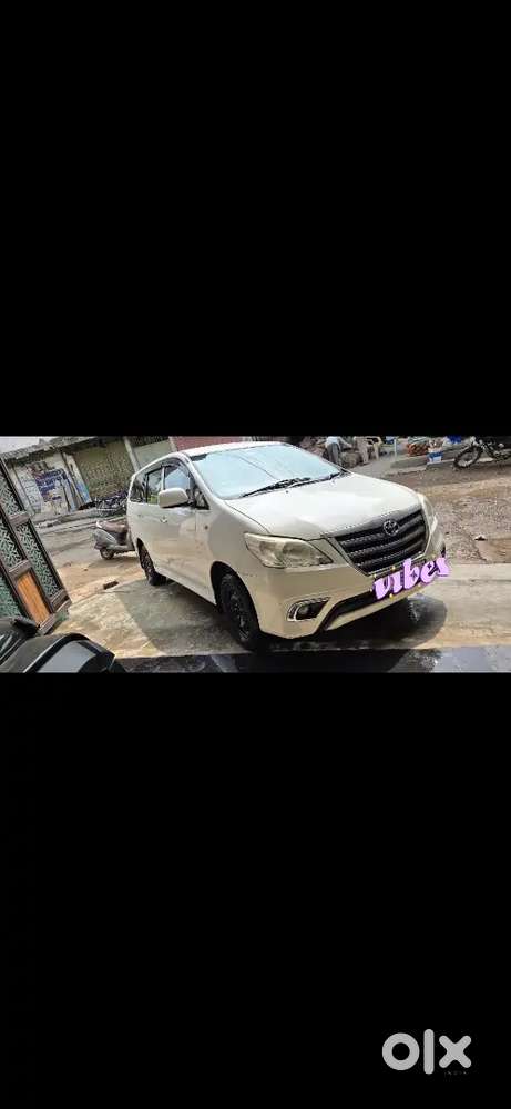 Toyota Innova 2014 Diesel 100000 Km Driven