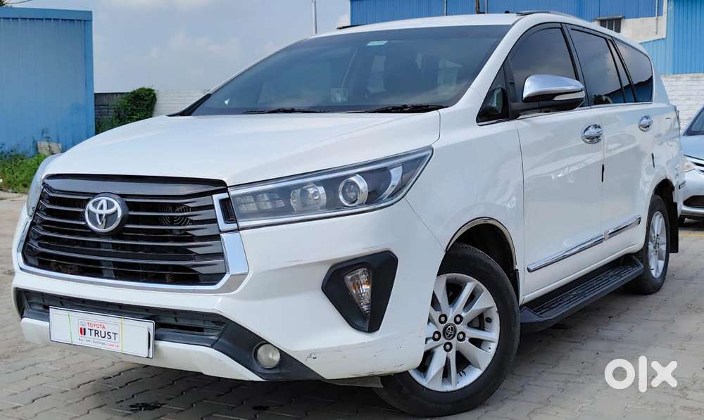 Toyota Innova Crysta 2.8 Zx At 7 Seater, 2017, Diesel