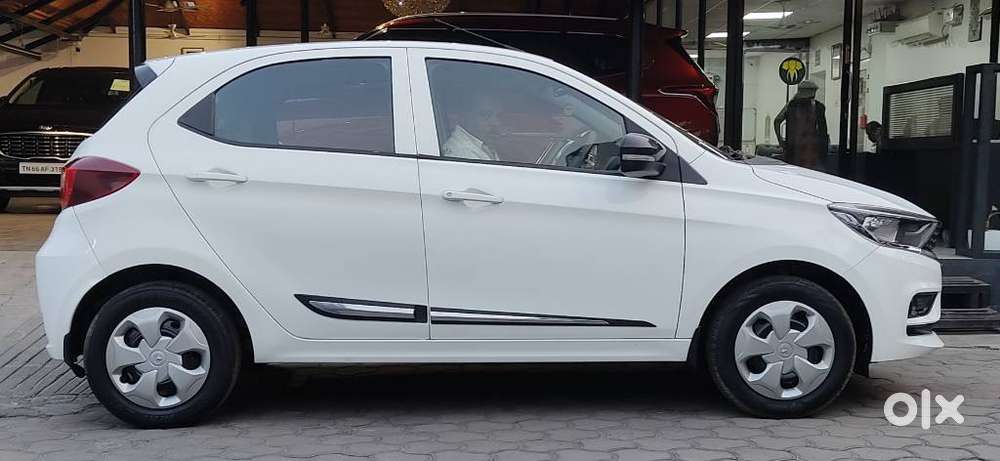 Tata Tiago 1.05 Revotorq Xt Option, 2022, Petrol