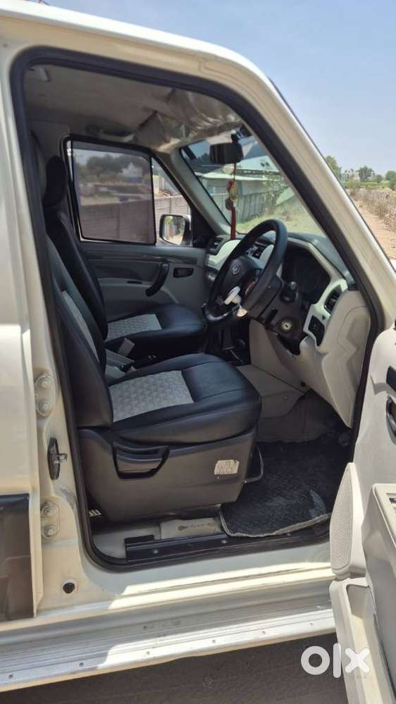 Mahindra Scorpio S4, 2015, Diesel