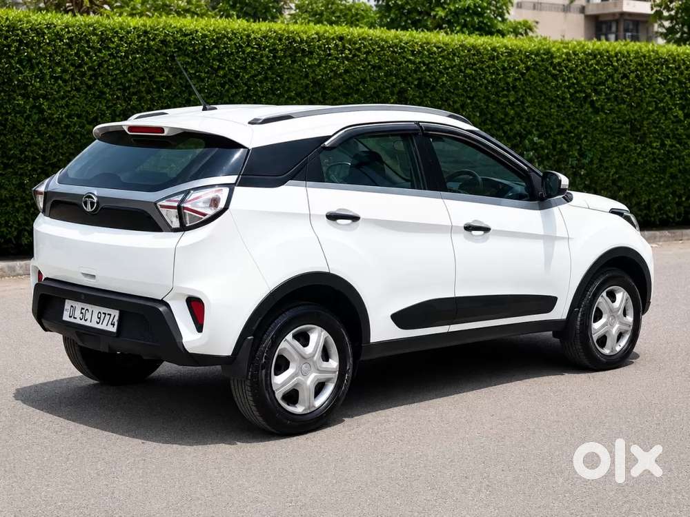 Tata Nexon 1.2 Revotron Xma Amt (s), 2022, Petrol