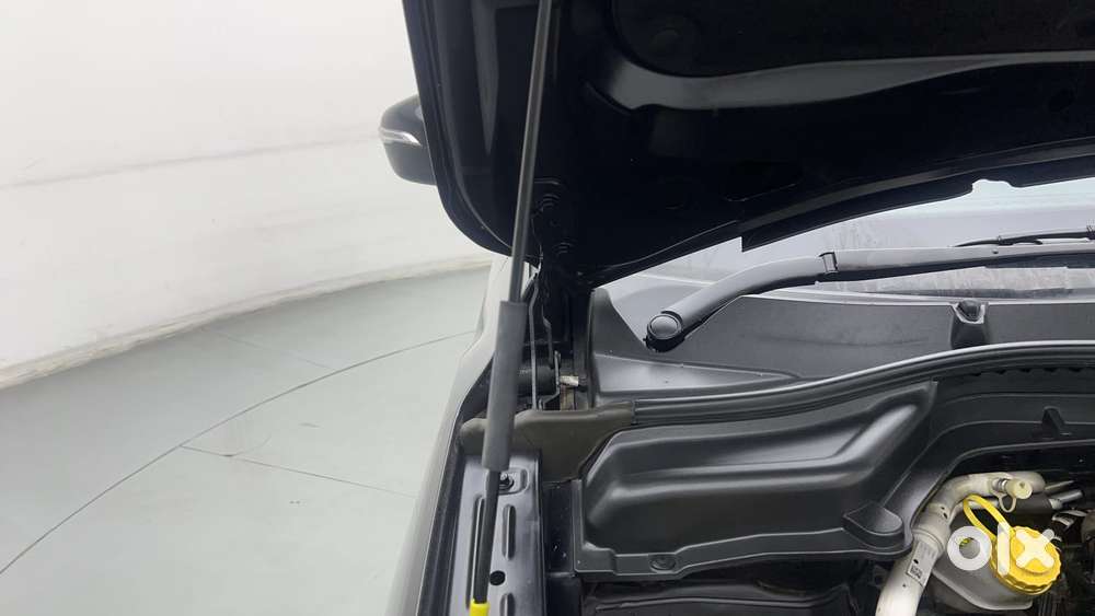 Mahindra Xuv300 W8, 2020, Petrol