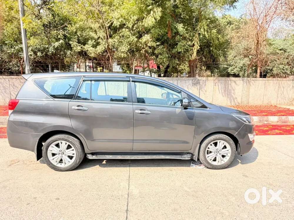 Toyota Innova Crysta 2.4 Z2018 Diesel 116000 Km Driven