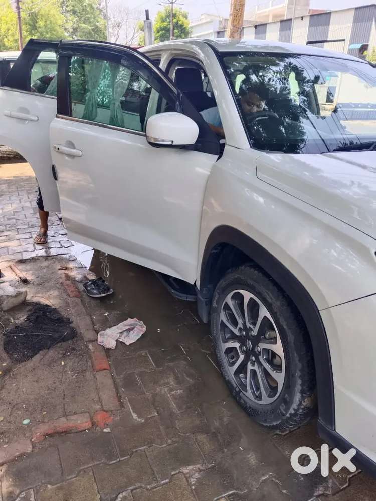 Maruti Suzuki Grand Vitara 7 Seater 2024 Petrol Well Maintained