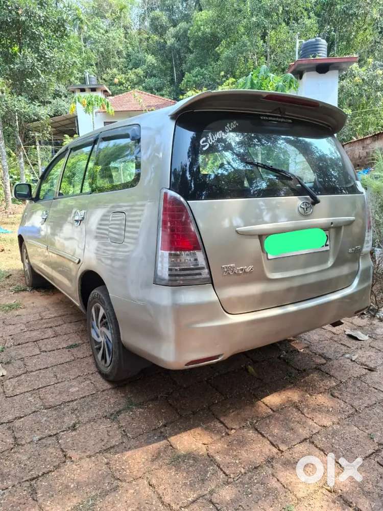 Toyota Innova 2010