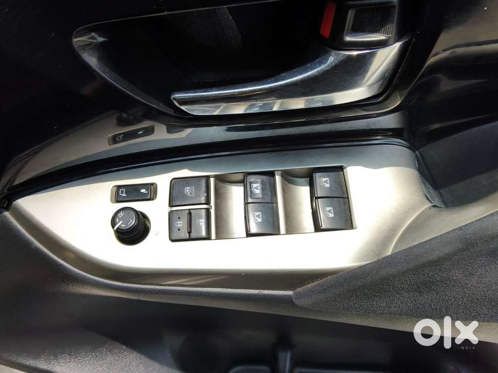 Toyota Innova Crysta 2.4 Vx Mt, 2020, Diesel