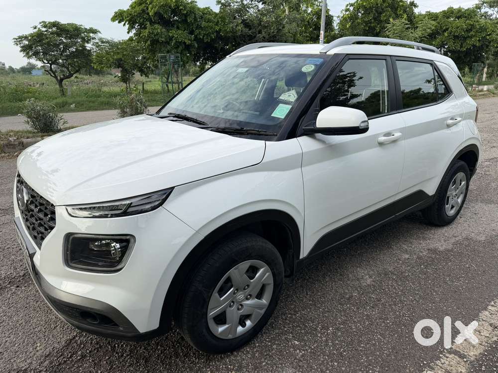 Hyundai Venue S (o) 1.2 Petrol Knight Edition, 2021, Petrol