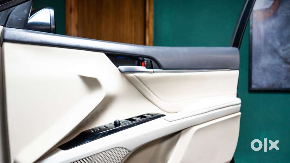 Toyota Camry 2.5 Hybrid, 2020, Petrol